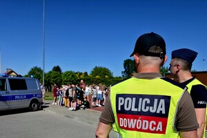 Policjanci w trakcie działań.