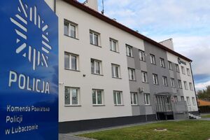 Budynek Komendy Powiatowej Policji w Lubaczowie.