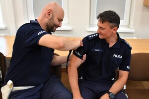 Policjanci i strażacy w trakcie ćwiczeń.